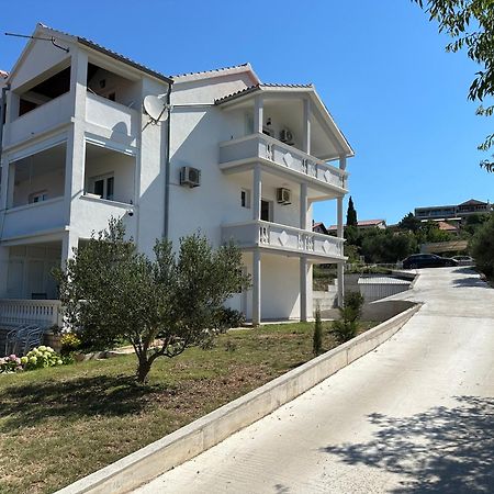 Apartmani Ljubica, Murter Exterior photo