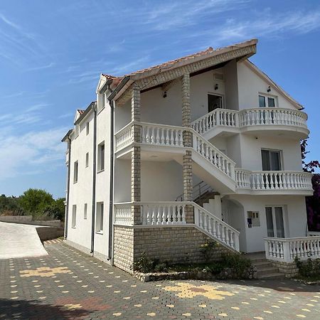 Apartmani Ljubica, Murter Exterior photo